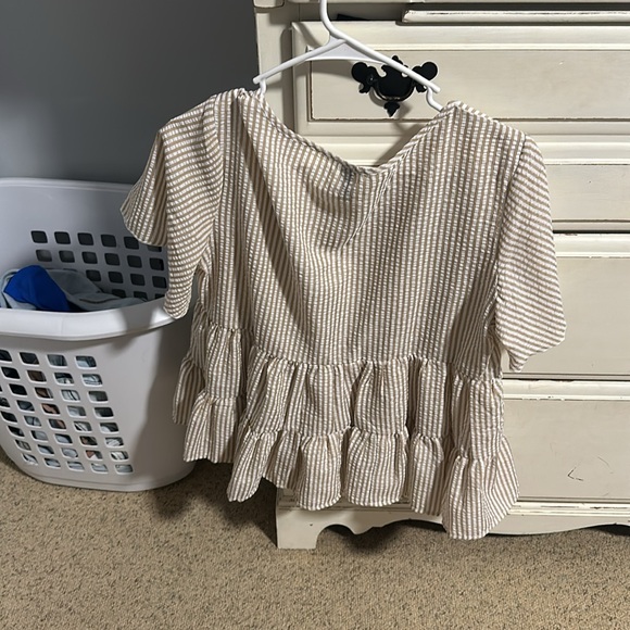 SHEIN white and tan stripped top - Picture 2 of 2